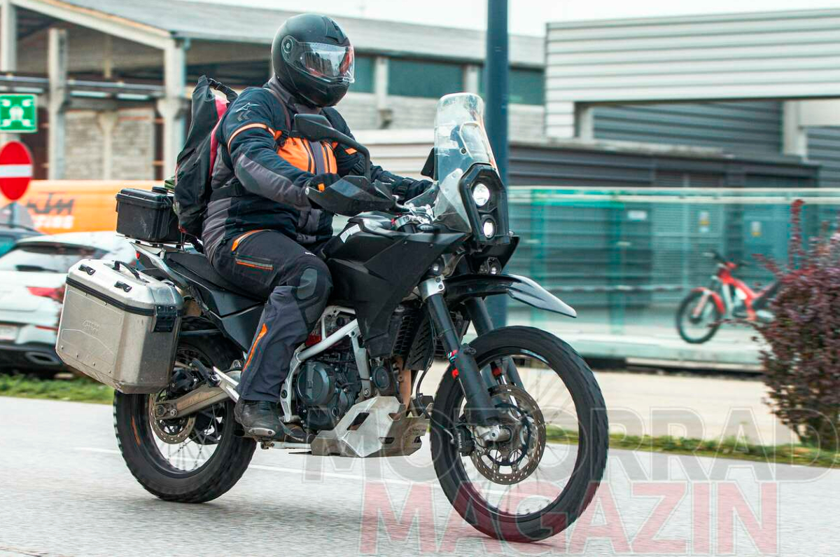 Next gen KTM 390 Adventure spotted alongside 390 Enduro.